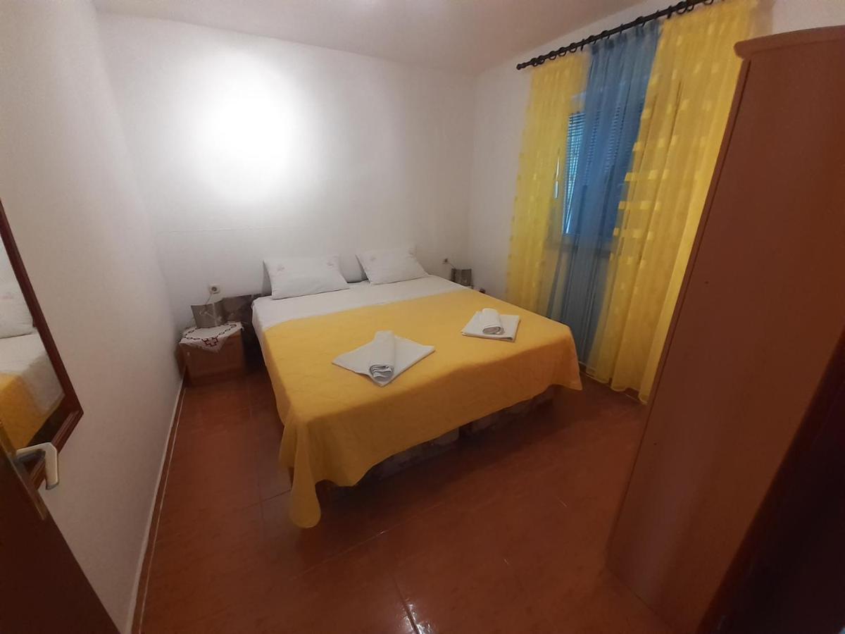Apartments Slavica 波尔 外观 照片