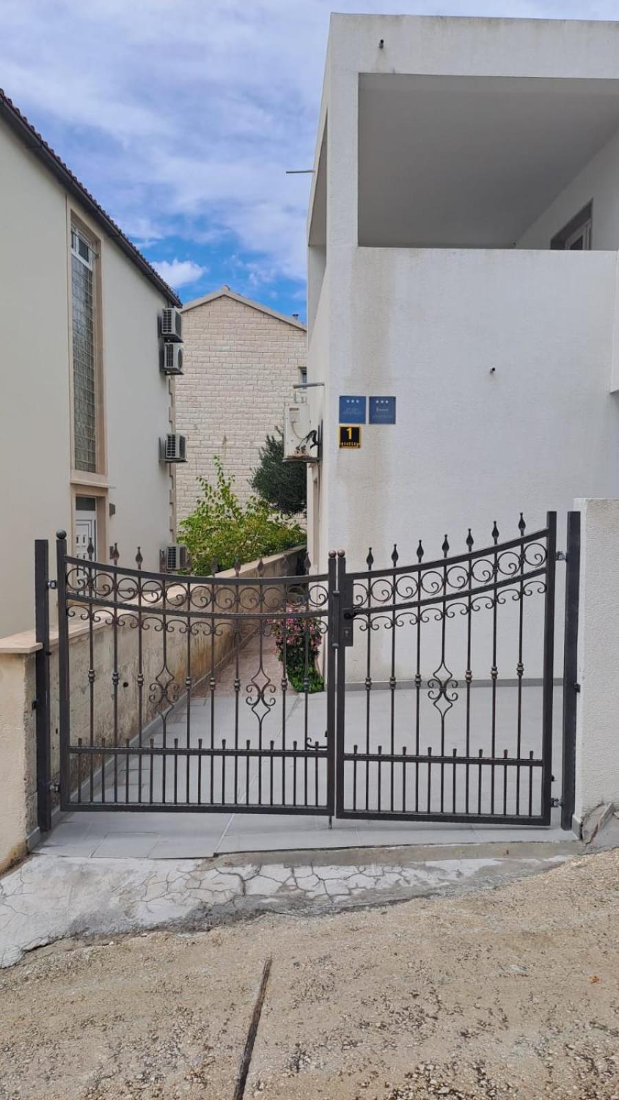 Apartments Slavica 波尔 外观 照片